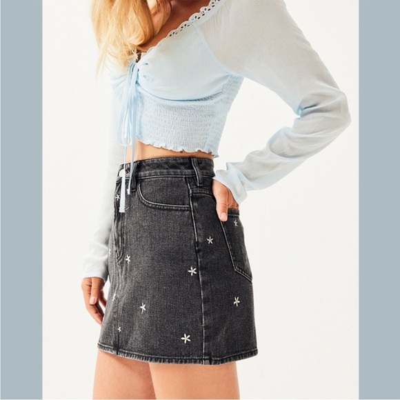 PACSUN Black Daisy 5-Pocket Skirt Size 26 - Picture 2 of 8